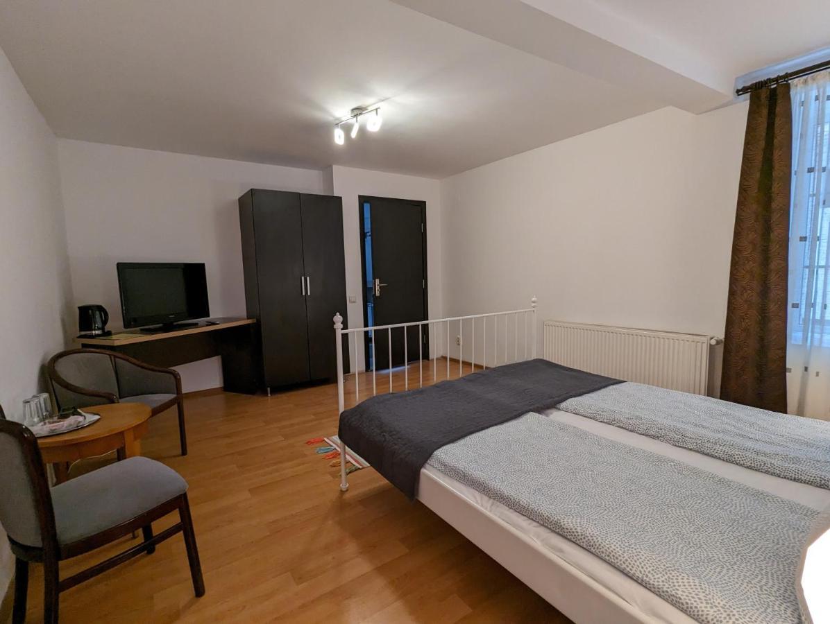 Apartment Key In Main Square Brasov