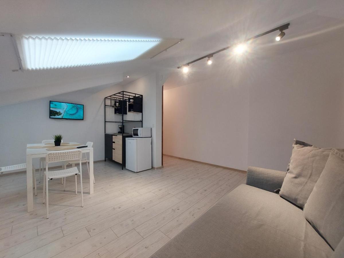 Key In Main Square Apartment *
