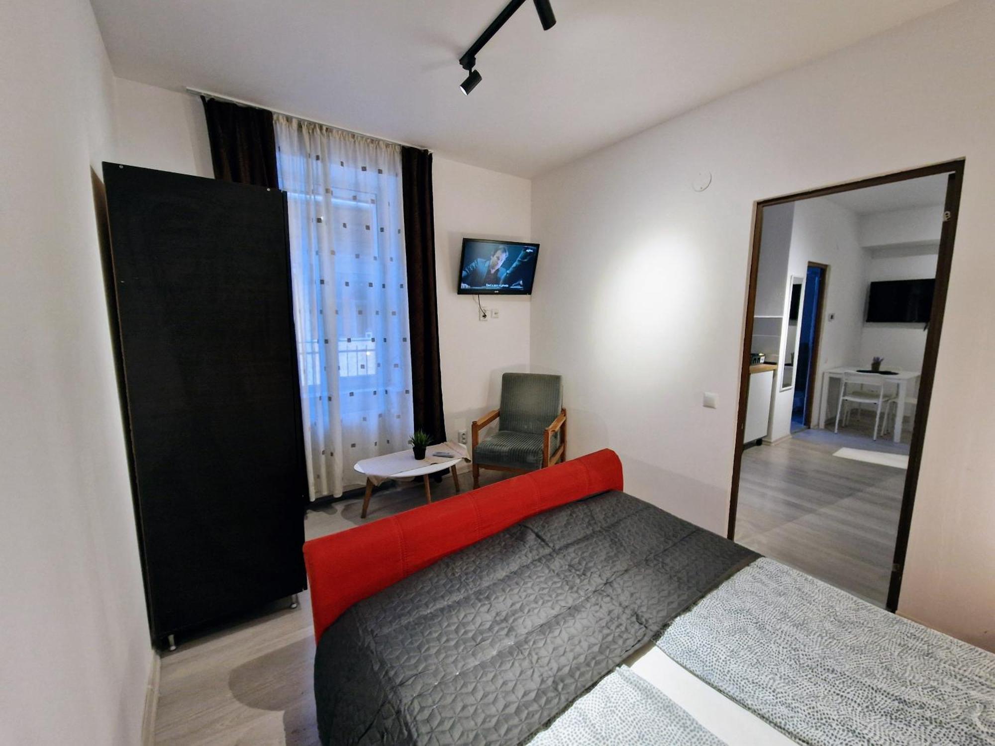 Apartment Key In Main Square Brasov